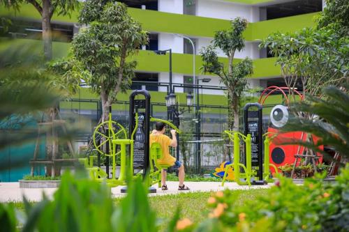 Un jardín fuera de TK2 Resortstay - Vinhomes Smart City