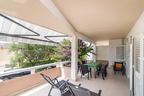 Fotografie z fotogalerie ubytování Cozy Apartment Branka with nice Garden v Novalji