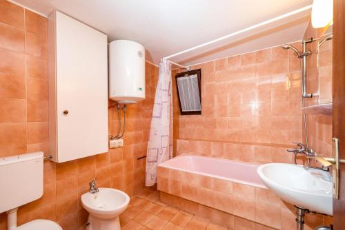 Apartment Ljubica with nice garden