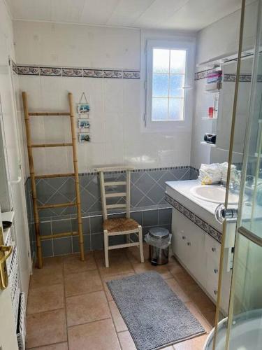 Bilik mandi di Maison conviviale 8 personnes, vue mer, animaux acceptés