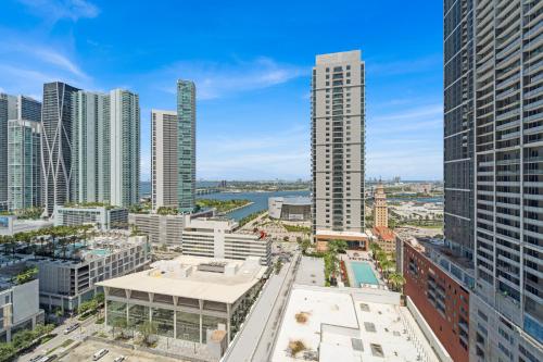 Devereaux Miami Luxury One-Bedroom and Studios photo 32