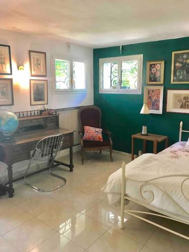 Villa calme grand jardin bord de mer. Parking photo 17