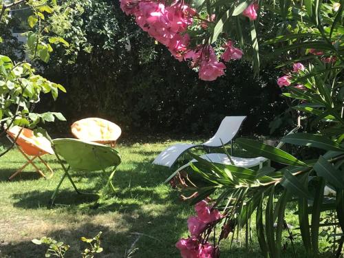 Villa calme grand jardin bord de mer. Parking photo 18