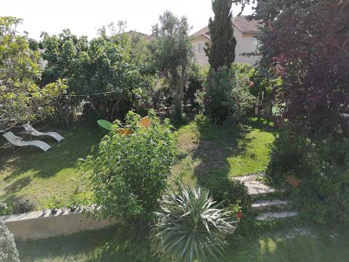 Villa calme grand jardin bord de mer. Parking photo 30