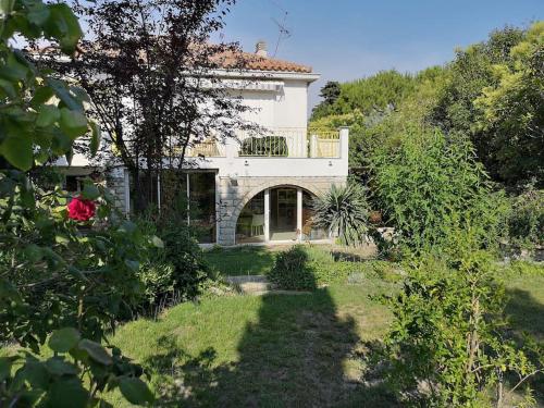Villa calme grand jardin bord de mer. Parking photo 35