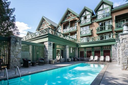 Pinnacle Hotel Whistler Image