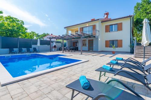 Family friendly Villa with Pool and Garden
