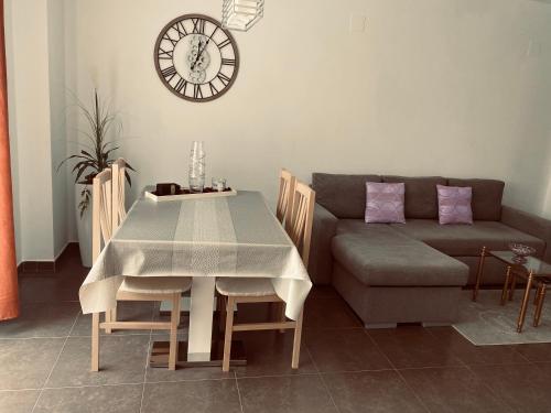 Gallery image of Helle, gemütliche 2-Zimmer-Wohnung mit Pool in Pego