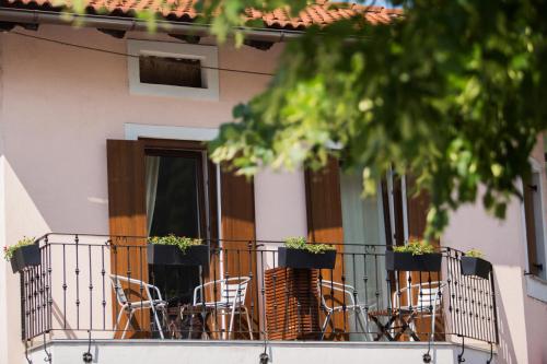 Gallery image of Sunny Rooms in Most na Soči
