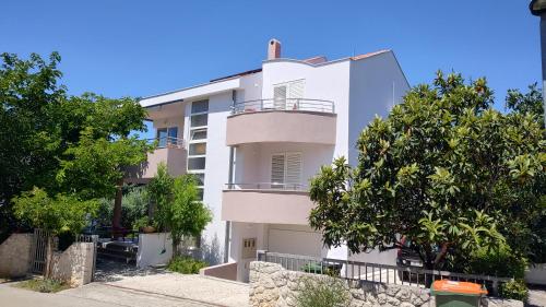 Romantic Oasis Apartments