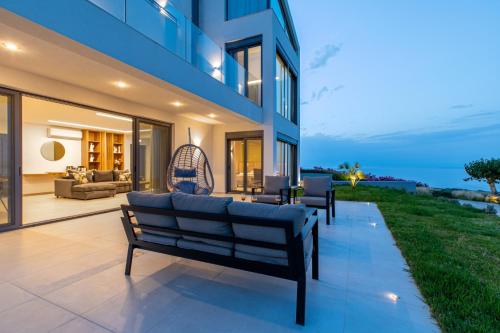 Foto dalla galleria di Villas 107 - Homeleader a Maleme