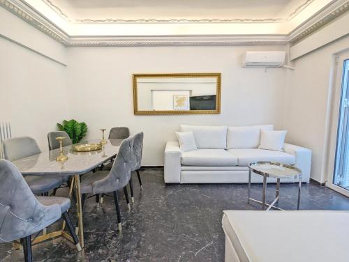 A seating area at Acropolis View Dream Apartments