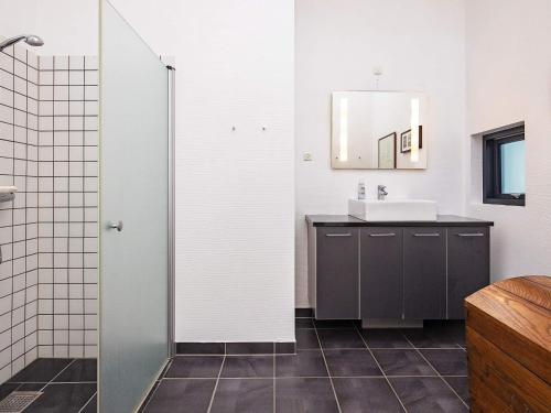 Kúpeľňa v ubytovaní Holiday home Væggerløse CCXIII