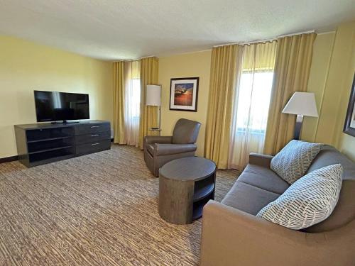 Candlewood Suites Indianapolis Downtown Medical District, an IHG Hotel Image
