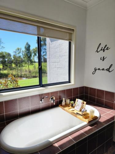 Fotografie z fotogalerie ubytování Red Door Collective - RDC Vineyard Estate, Luxury Adult Only Stay v destinaci Pokolbin
