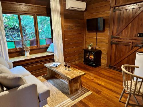 พื้นที่นั่งเล่นของ Koompartoo Retreat Bellingen