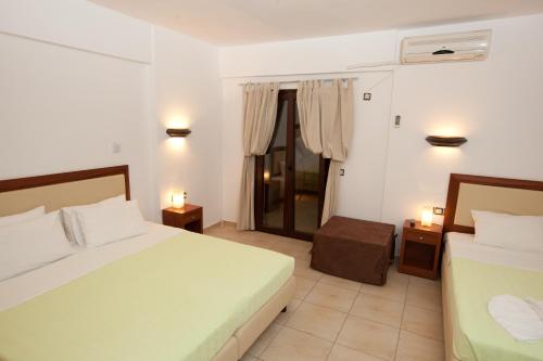 Gallery image of Berdoussis Hotel in Elafonisos