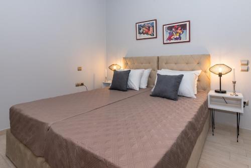 Ένα ή περισσότερα κρεβάτια σε δωμάτιο στο Villa Moonstone
