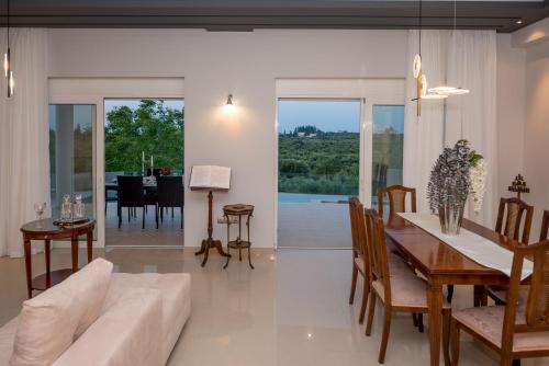 Χώρος καθιστικού στο Villa Moonstone