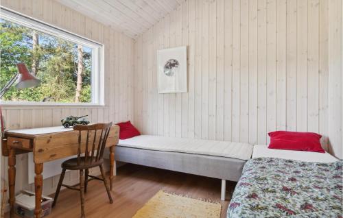 Katil atau katil-katil dalam bilik di Gorgeous Home In Rødby With Wifi