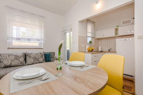 Η κουζίνα ή μικρή κουζίνα στο Apartmani Tomeri