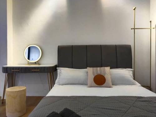 Postel nebo postele na pokoji v ubytování Bole Villa-Private Pool-BBQ-Karaoke 20pax