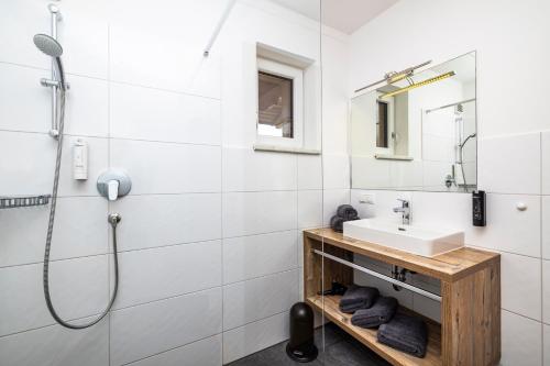 Koupelna v ubytování Landhaus Rustika