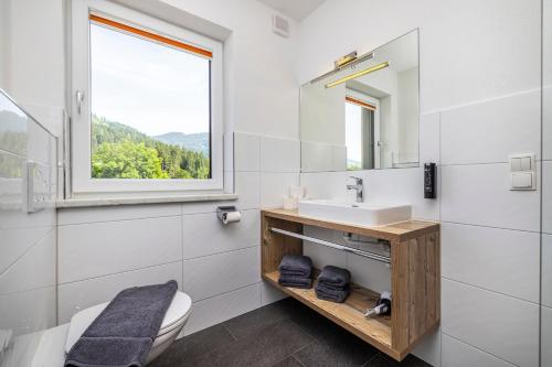Koupelna v ubytování Landhaus Rustika