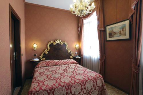 Hotel Ateneo Image