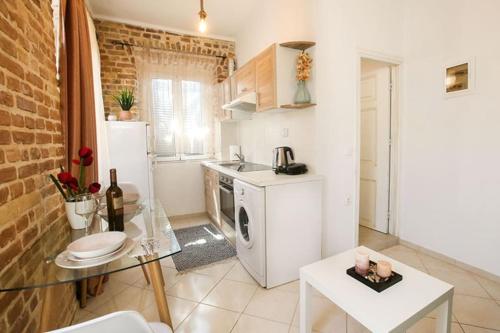 Luna Apartment No4