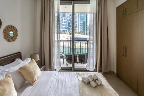 Waves Holiday Home – Waterfront Apartment With Breathtaking Sea Views