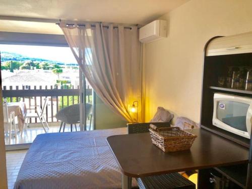 Studio 318, Port Vénus au village naturiste
