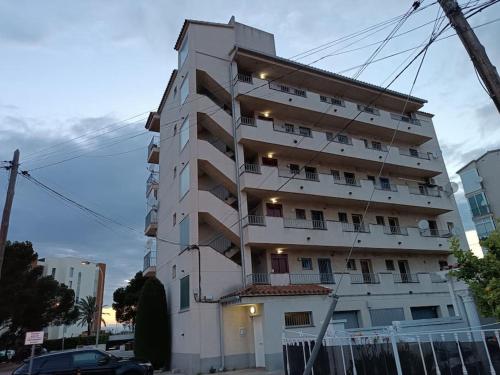 Estudio con vistas, Roses