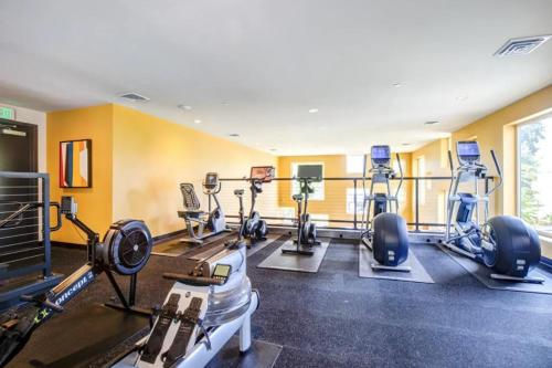 Gallery image of Bellevue 2BR w BBQ Gym WD walkable area SEA-315 in Redmond