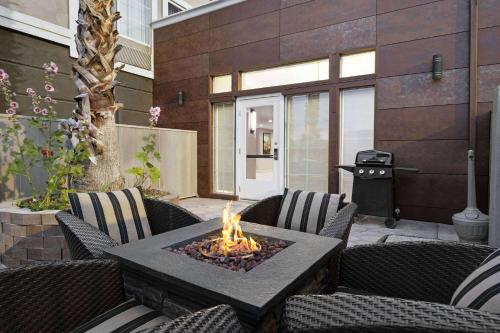 Posezení v ubytování La Quinta by Wyndham Hesperia Victorville