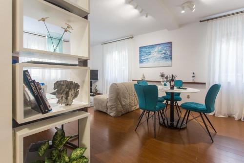 Top Location Beach & Downtown Apartment Park