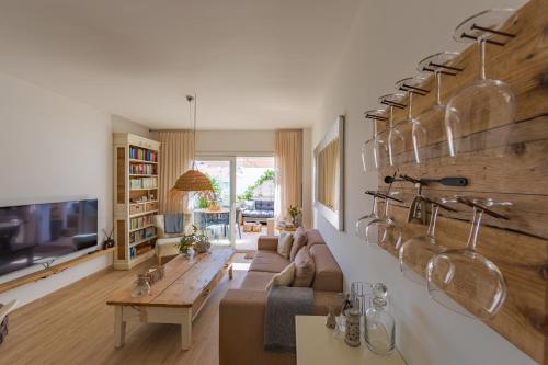 Terrace, pool, near beach & home office (Fibre)