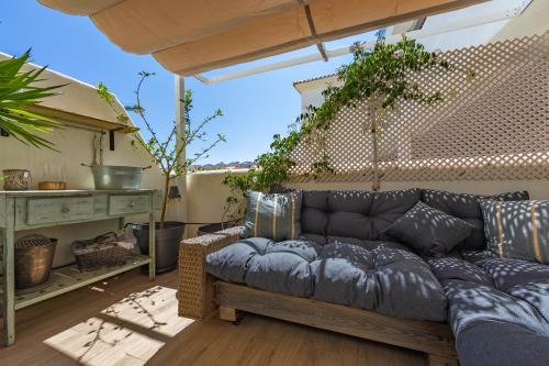 Terrace, pool, near beach & home office (Fibre)