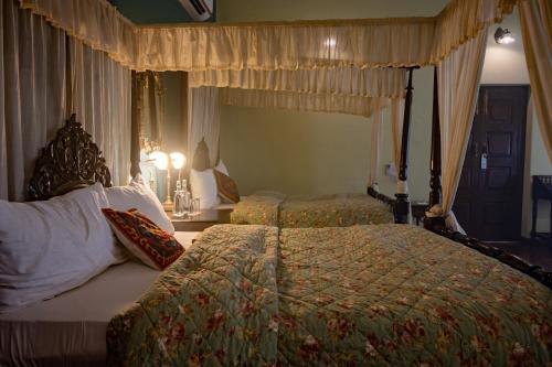Tree of Life Resort Dehradun Foothillsにあるベッド