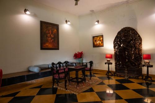 Tree of Life Resort Dehradun Foothillsにあるシーティングエリア