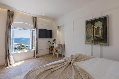 Split finest suite 1