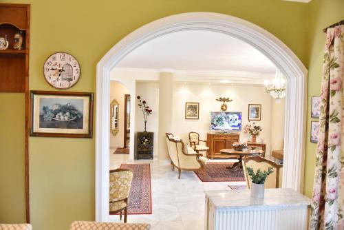Μια τηλεόραση ή/και κέντρο ψυχαγωγίας στο Palio Suites