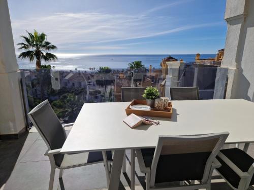 Luxury 2 bedrooms apt with seaview Blue Suite 4104