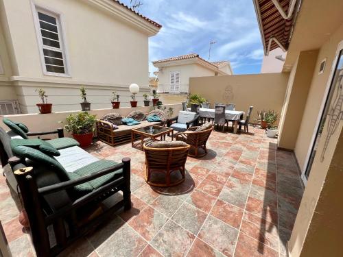 "Flora B&B "- Rooms in Privat Home Habitaciones en una casa privada