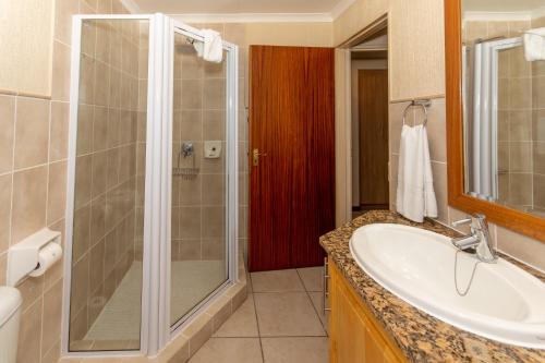 Баня в Kruger Park Lodge Unit No 252 with private pool