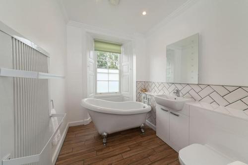 O baie la Beautiful Grade II Listed Apartments Sleeping 20