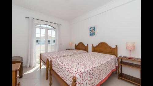Cabanas T1 Apartment with Balcony BBQ 8min Walk to Beachfront