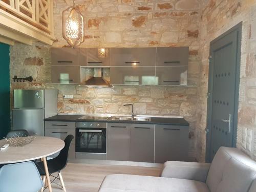 Dapur atau dapur kecil di Kastro Stone House II
