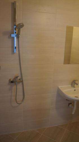 Phòng tắm tại Къща за гости Валена град Черноморец
