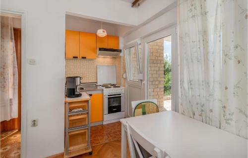 Beautiful Apartment In Dramalj With Wifi